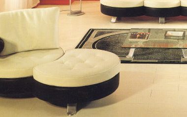 デザインソファの魅力を一段と引き出す部屋全体のコーデ