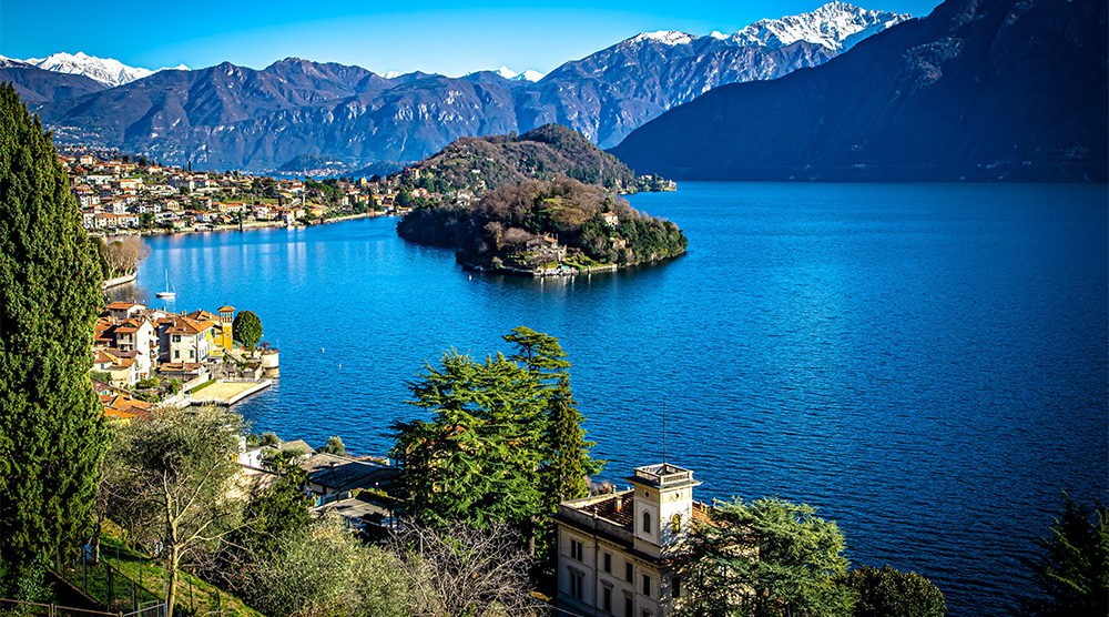 イタリアのコモ湖の風景